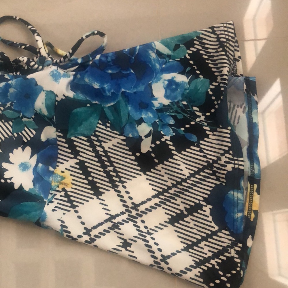 Top - Picture 3 of 4